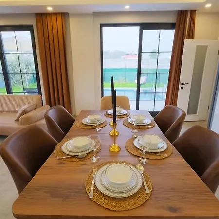Hotel Eisa / Yaniklar 4*